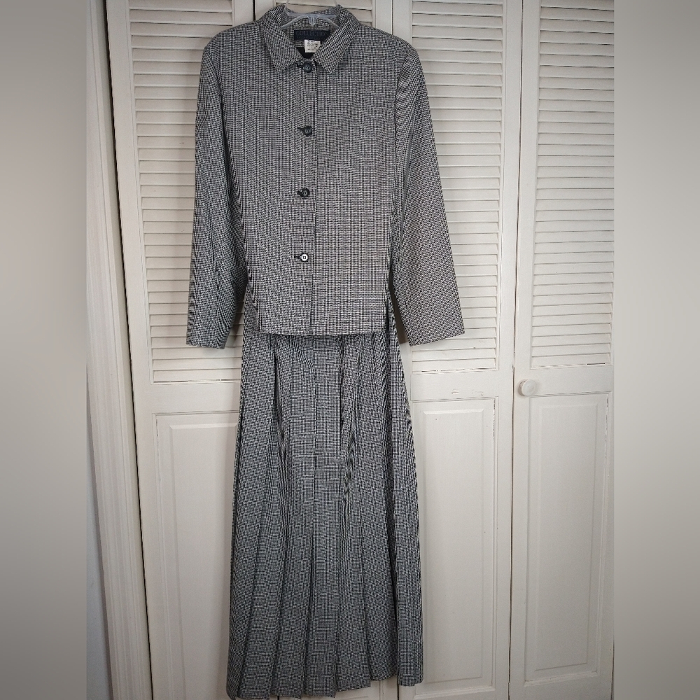 Classic Gray Women's Pleated Skirt Set
